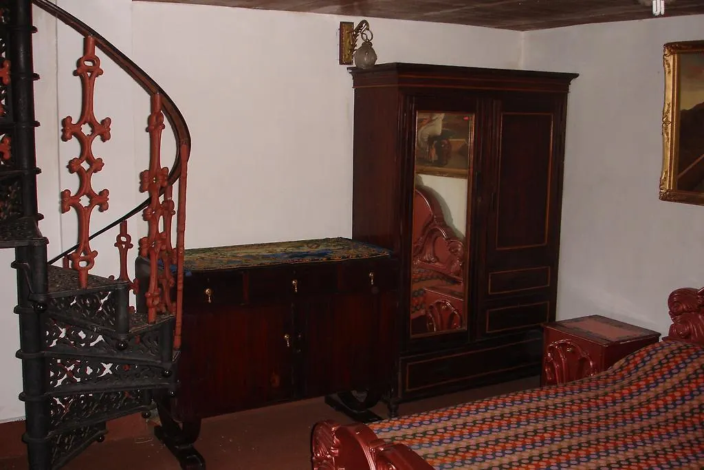 The Red House-1